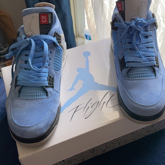 Jordan retro 4’s main image 2